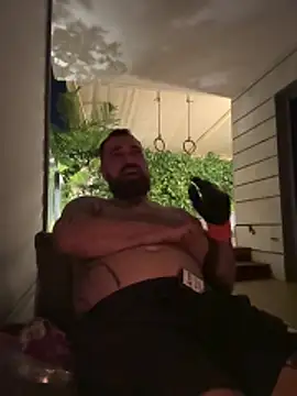 Snapshot of KstnSrg19 chatting on 11.14.25 KstnSrg19 online show from 11.14.25