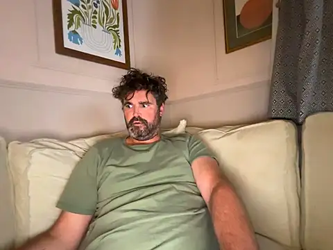 Snapshot of CyprioteWhitefly chatting on 06.11.26 CyprioteWhitefly online show from 06.11.26