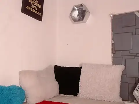 Trinity Knox online show from 10.15.25