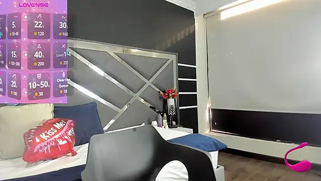 MonserratRose  online show from 10.04.25
