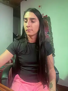 Snapshot of lola_diez chatting on 10.08.25 lola diez online show from 10.08.25