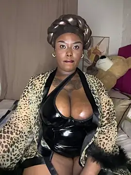 Snapshot of QUEEN_NOBUHLE_777 chatting on 06.01.26 QUEEN NOBUHLE 777 online show from 06.01.26