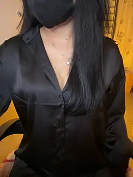 Snapshot of Ngoc_Quynh_18 chatting on 10.20.25 Ngoc Quynh 18 online show from 10.20.25