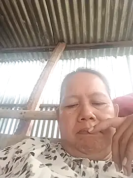 Snapshot of Babyangel6910 chatting on 10.29.25 Babyangel6910 online show from 10.29.25