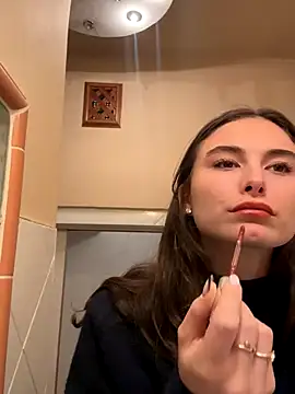 SophiiaStarr online show from 11.25.25