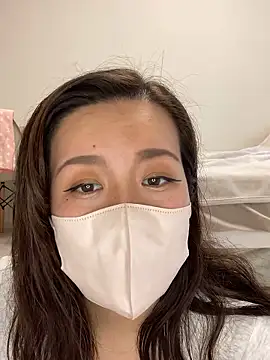 NATSUMI00 online show from 10.19.25