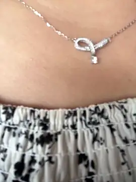 Snapshot of smgirls chatting on 09.18.25 smgirls online show from 09.18.25