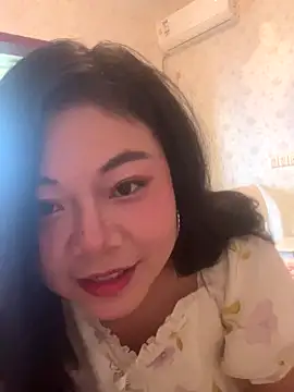 Snapshot of smgirls chatting on 10.05.25 smgirls online show from 10.05.25