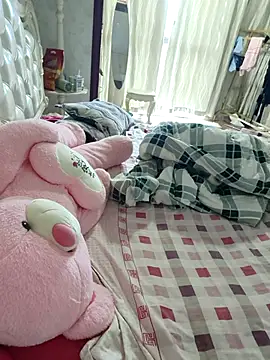 Snapshot of smgirls chatting on 10.22.25 smgirls online show from 10.22.25