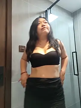 Snapshot of smgirls chatting on 10.23.25 smgirls online show from 10.23.25