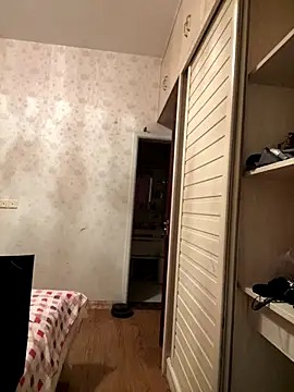 Snapshot of smgirls chatting on 10.28.25 smgirls online show from 10.28.25