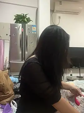 Snapshot of smgirls chatting on 10.31.25 smgirls online show from 10.31.25