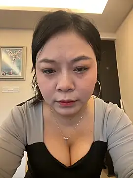 Snapshot of smgirls chatting on 11.15.25 smgirls online show from 11.15.25