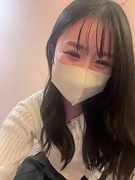 Snapshot of Ema-- chatting on 09.23.25 Ema-- online show from 09.23.25