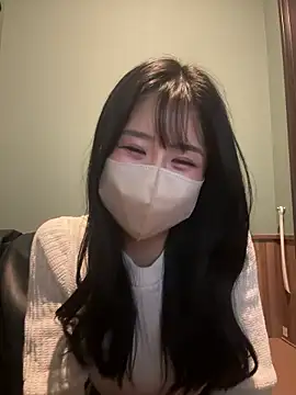 Snapshot of Ema-- chatting on 09.28.25 Ema-- online show from 09.28.25