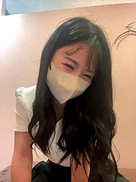 Snapshot of Ema-- chatting on 10.01.25 Ema-- online show from 10.01.25