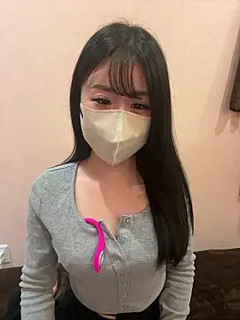 Snapshot of Ema-- chatting on 10.22.25 Ema-- online show from 10.22.25