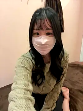 Snapshot of Ema-- chatting on 11.13.25 Ema-- online show from 11.13.25