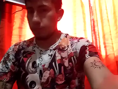 Snapshot of True_Di chatting on 09.19.25 True Di online show from 09.19.25