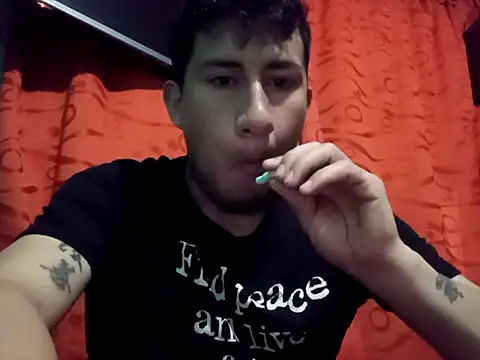 Snapshot of True_Di chatting on 09.24.25 True Di online show from 09.24.25