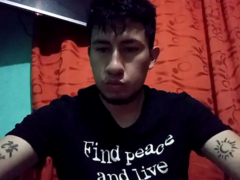 Snapshot of True_Di chatting on 09.28.25 True Di online show from 09.28.25