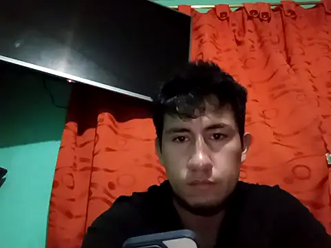 Snapshot of True_Di chatting on 10.17.25 True Di online show from 10.17.25