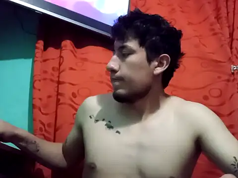 Snapshot of True_Di chatting on 10.21.25 True Di online show from 10.21.25