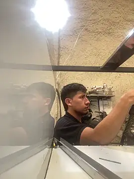 Snapshot of True_Di chatting on 10.27.25 True Di online show from 10.27.25