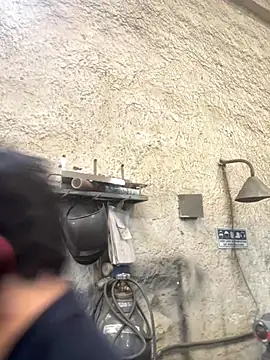 Snapshot of True_Di chatting on 12.04.25 True Di online show from 12.04.25