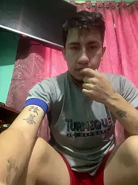 Snapshot of True_Di chatting on 01.06.26 True Di online show from 01.06.26