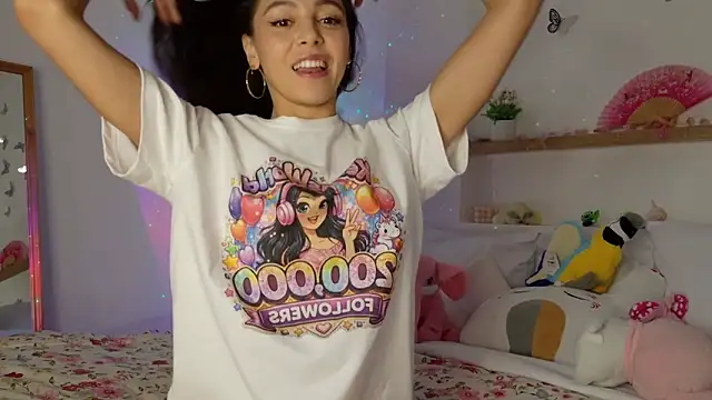 Snapshot of keirasworld chatting on 05.08.26 keirasworld online show from 05.08.26
