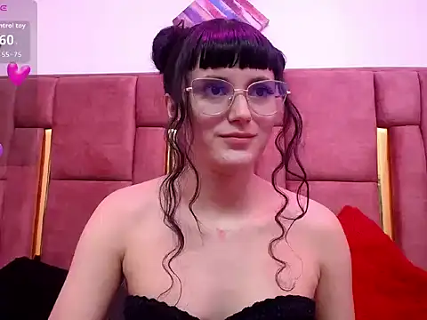 Snapshot of XBODTRIIPX chatting on 09.28.25 XBODTRIIPX online show from 09.28.25