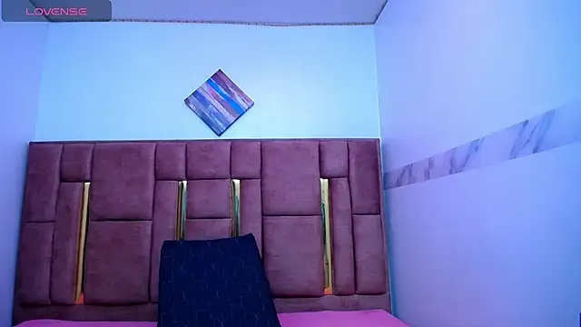 Snapshot of XBODTRIIPX chatting on 10.21.25 XBODTRIIPX online show from 10.21.25