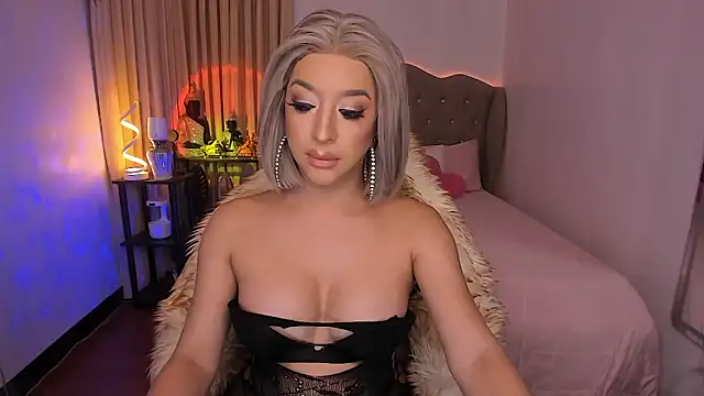 Dream Goddess online show from 12.18.25