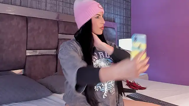 Snapshot of AmaaraRosse chatting on 10.25.25 AmaaraRosse online show from 10.25.25