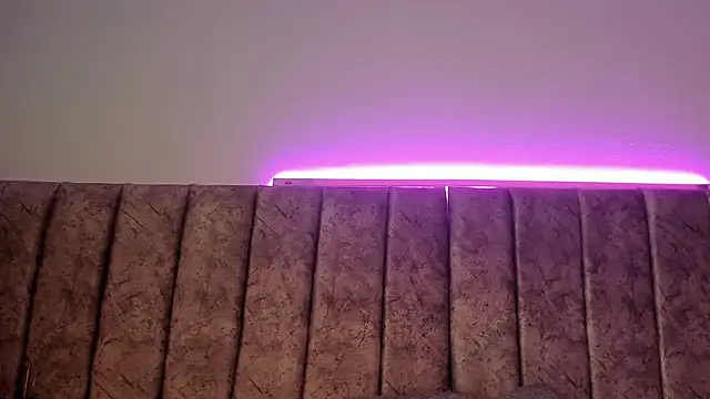 Ambeer fox  online show from 04.17.26