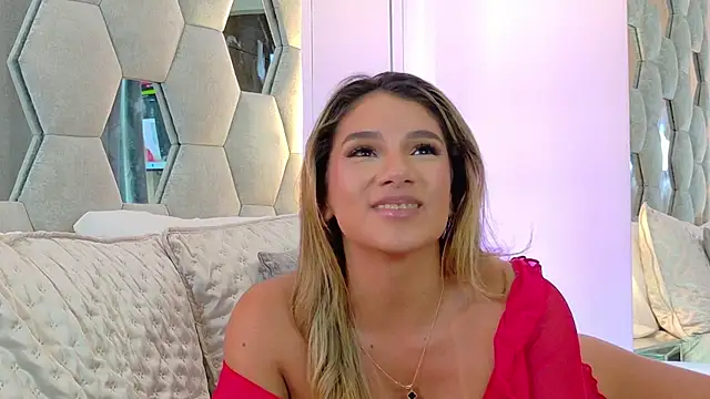 Snapshot of NicoleArmani chatting on 02.15.26 NicoleArmani online show from 02.15.26