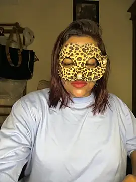 Snapshot of SLNatasha chatting on 11.26.25 SLNatasha online show from 11.26.25