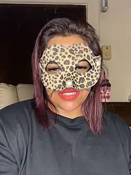 Snapshot of SLNatasha chatting on 11.27.25 SLNatasha online show from 11.27.25