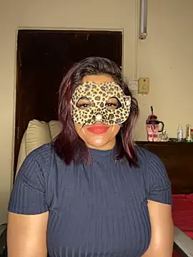 Snapshot of SLNatasha chatting on 11.28.25 SLNatasha online show from 11.28.25