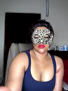 Snapshot of SLNatasha chatting on 11.29.25 SLNatasha online show from 11.29.25