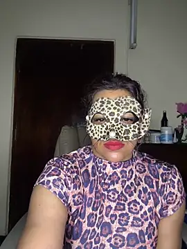 Snapshot of SLNatasha chatting on 12.04.25 SLNatasha online show from 12.04.25