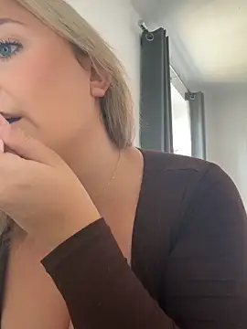 Elliemaee online show from 09.11.25