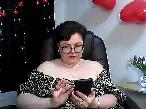 Snapshot of EllaLove2277 chatting on 02.12.26 EllaLove2277 online show from 02.12.26