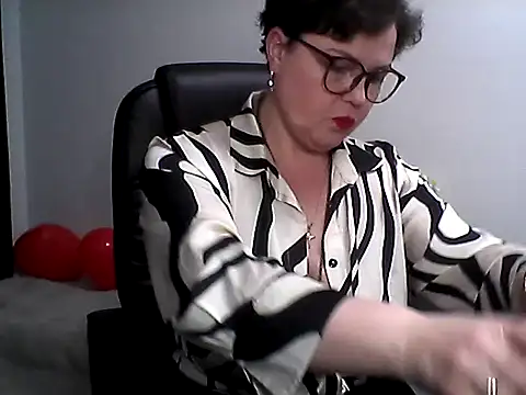 Snapshot of EllaLove2277 chatting on 02.21.26 EllaLove2277 online show from 02.21.26