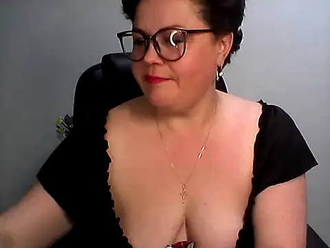 Snapshot of EllaLove2277 chatting on 02.24.26 EllaLove2277 online show from 02.24.26