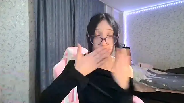 Snapshot of KeicyKlark chatting on 10.03.25 KeicyKlark online show from 10.03.25