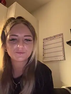 Snapshot of Lyra_XX chatting on 06.16.26 Lyra XX online show from 06.16.26