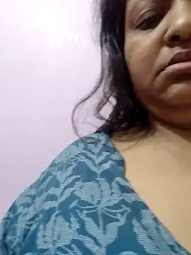 Snapshot of bitch-horny chatting on 10.15.25 bitch-horny online show from 10.15.25