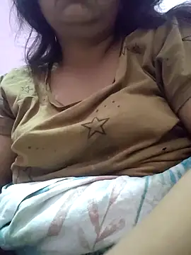 Snapshot of bitch-horny chatting on 11.28.25 bitch-horny online show from 11.28.25